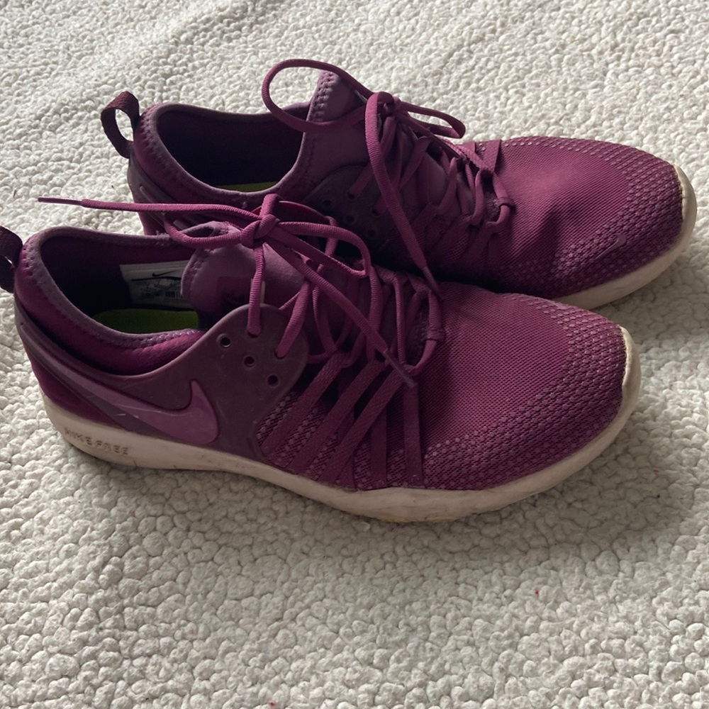 Nike free run purple pink 9.5 women’s
